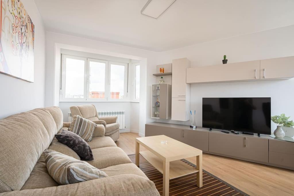 Myhousespain - Moderno Piso Frente Al Mar 기욘 외부 사진