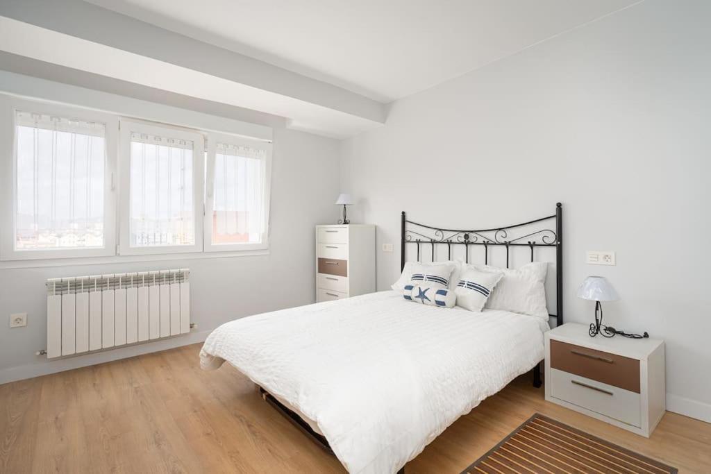 Myhousespain - Moderno Piso Frente Al Mar 기욘 외부 사진